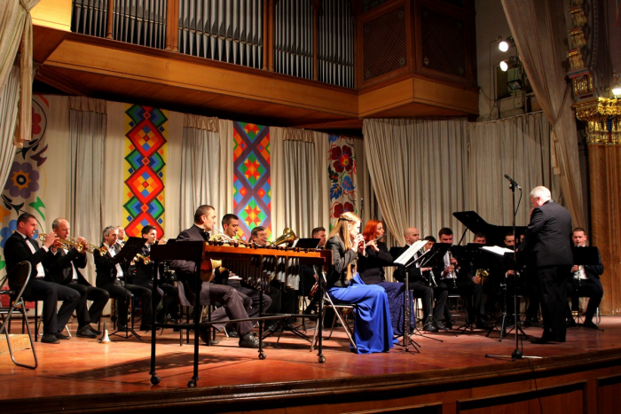 Сьогодні естрадно-духовий оркестр Закарпатської філармонії запрошує на особливий концерт