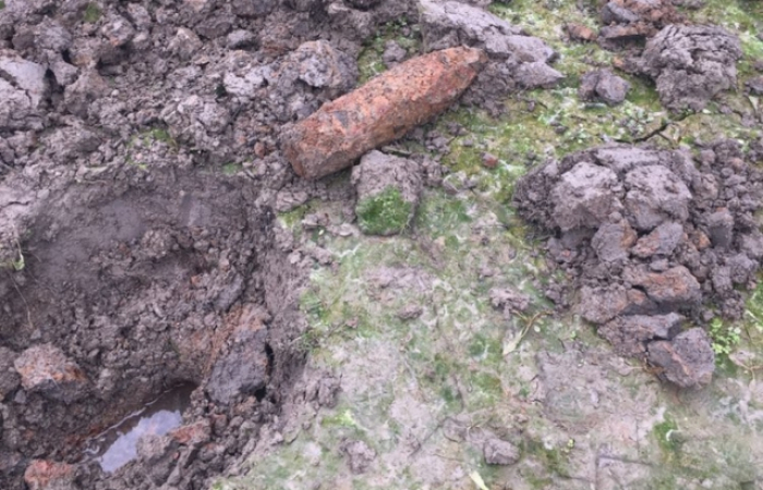 Небезпечна знахідка: поблизу Мукачева розкопали вибуховий снаряд