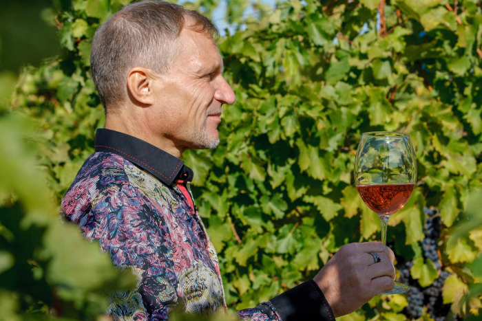 Олег Скрипка на Закарпатті представить два вина лімітованої серії "Країна мрій"