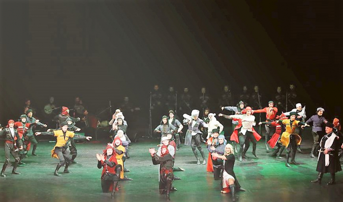 Державний ансамбль пісні і танцю Грузії «KUTAISI» вперше в Ужгороді
з програмою «ГРУЗИНСЬКЕ РІЗДВО»!
