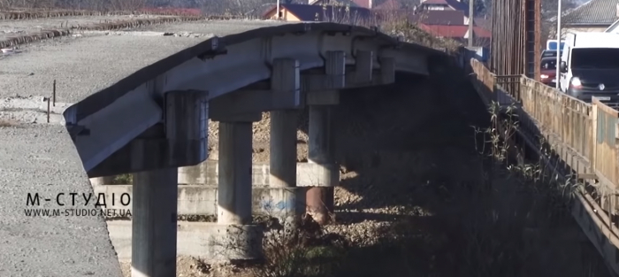 На Тячівщині ледь витримує стара автомобільна переправа: ніяк не добудують новий міст