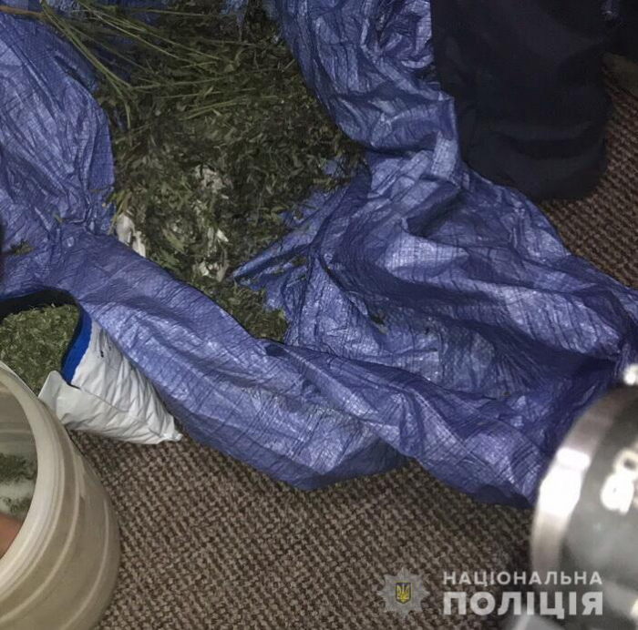 "Легалайз" по-свалявськи: місцева мешканка насушила 4 кілограми наркотичної коноплі