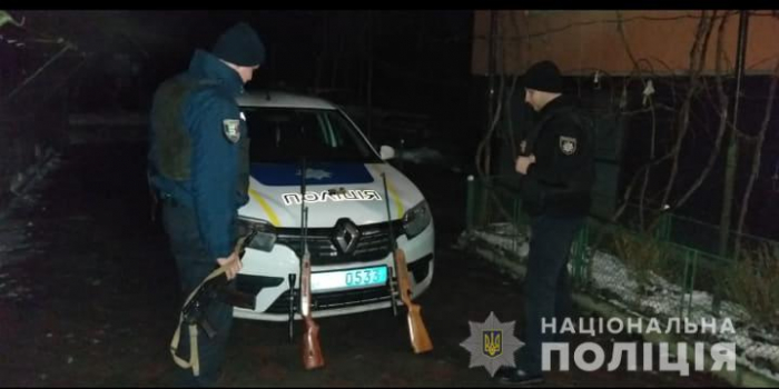 Навіщо мешканцю Ужгородщини дві рушниці з оптичними прицілами – з’ясовує поліція