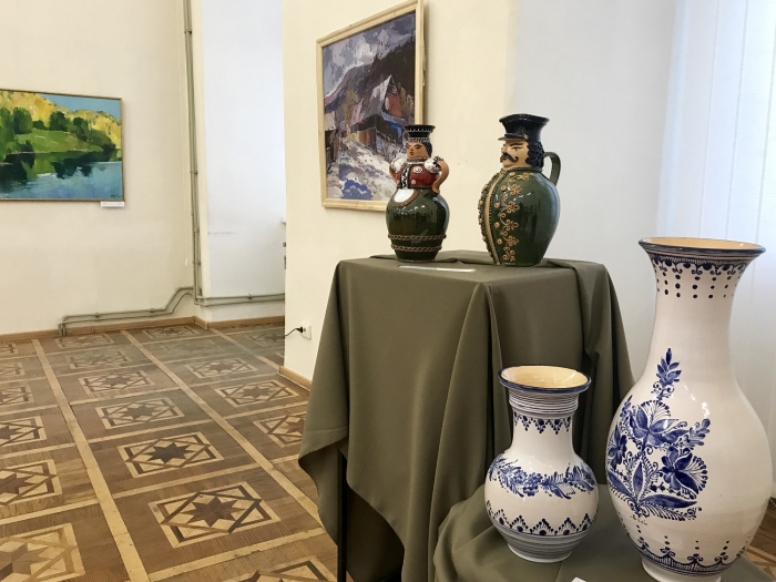 Оригінальну та різножанрову виставку в Ужгороді представити угорські митці (ФОТО)