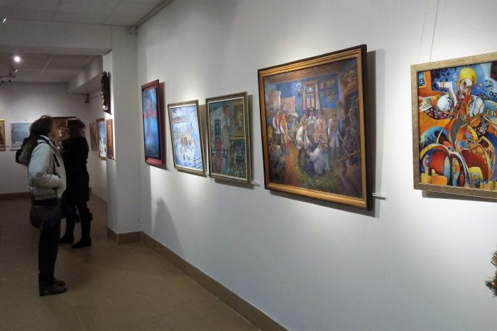 Кольорова казка – очима закарпатських митців: "Різдвяна виставка" відкрилася в галереї "Ужгород"