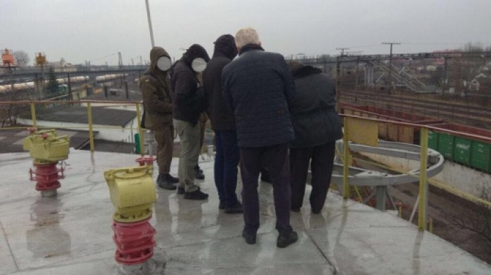 Банда розкрадачів дизпалива діяла у залізничному депо "Західних воріт" України