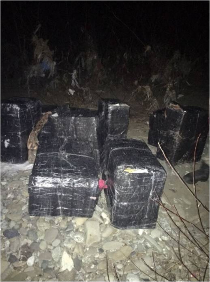 Одна банда: 8 пакунків з контрабандними цигарками виявили стражі кордону Закарпаття, ще 8 — румунські