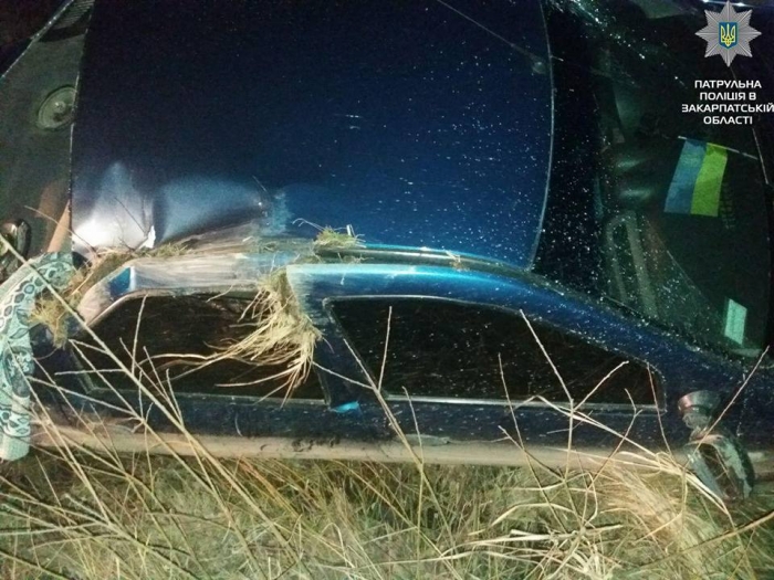 П’яний водій, що "припаркував" авто у кюветі на Ужгородщині, вигадав власну історію ДТП