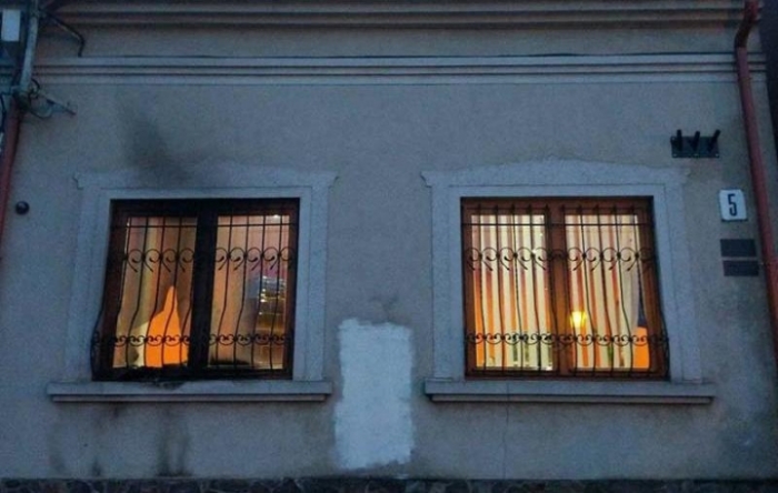 Оприлюднено фото польських радикалів, які спробували підпалити офіс Товариства угорської культури Закарпаття