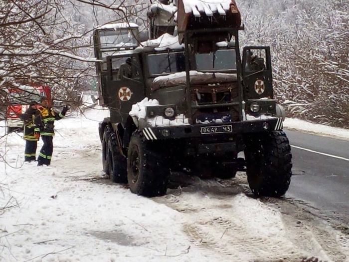 На Воловеччині рятувальники надали допомогу водіям автобусу, що їхав до Італії