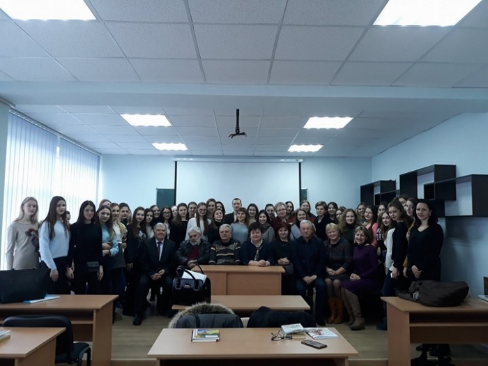 На філологічний факультет Ужгородського університету завітали письменники краю 