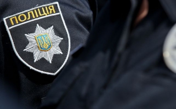 Берегівські поліцейські вилучили в чоловіка ніж, довжиною 25 см
