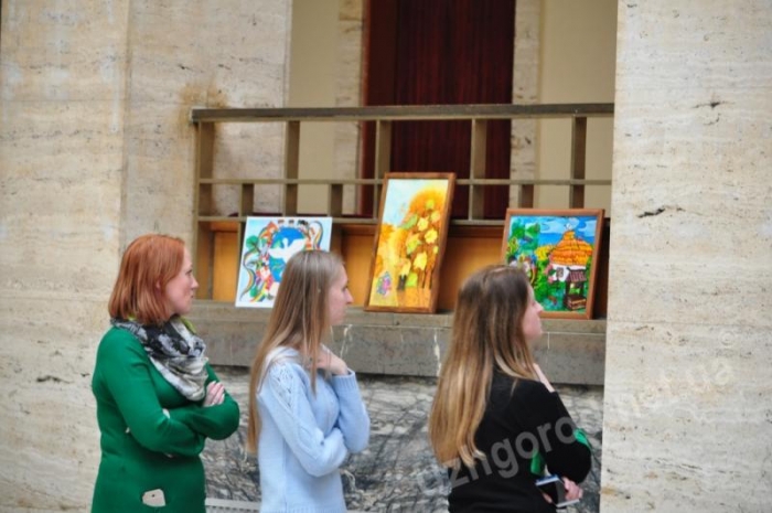 Виставка "Україна очима дітей" відкрилася в Ужгороді
