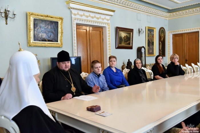 Патріарх Філарет вручив нагороди ужгородським вдовам та рідним загиблих захисників України