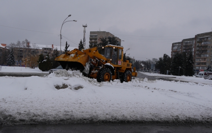 Комунальники зачищали ужгородські вулиці від снігу
