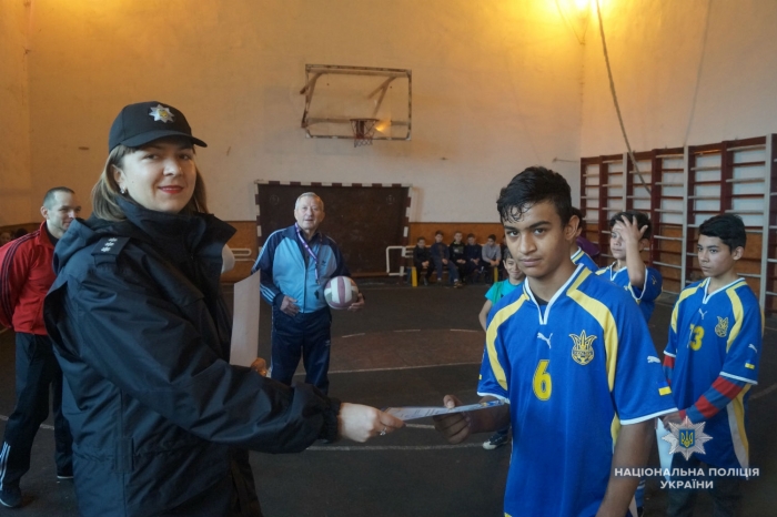 Юні гравці "Чорноморця" святкують перемогу в міні-турнірі з футболу в Закарпатті