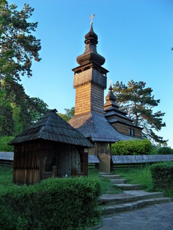 Серед 10-ти незвичайних українських храмів, які варто відвідати на Великдень, є і закарпатський!