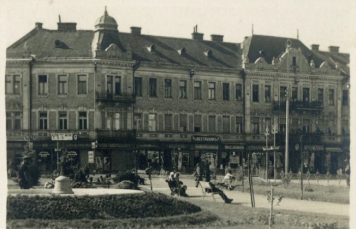 Як змінювалась відома в Ужгороді площа Масарика за 40 років минулого століття