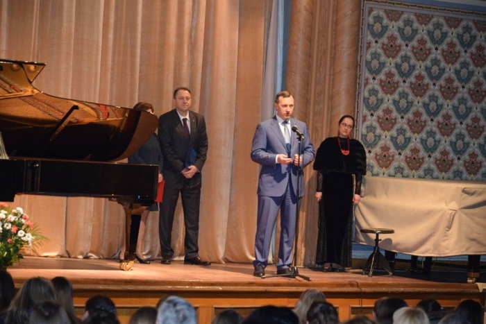В Ужгороді офіційно стартував II Відкритий міжнародний конкурс піаністів імені Дезидерія Задора