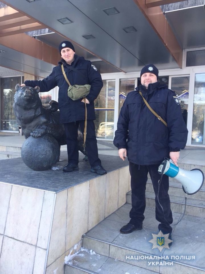 Поліція забезпечила публічний порядок під час навчань з рятувальниками в Ужгороді