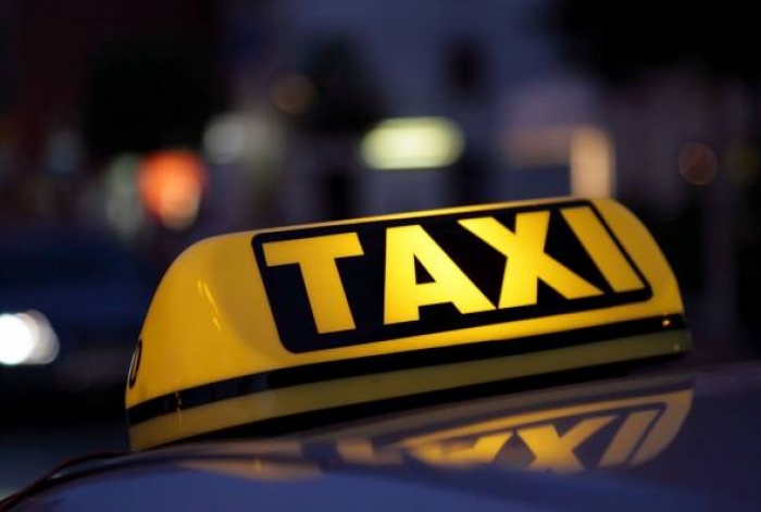 Хустяни "здали" п’яного таксиста поліції