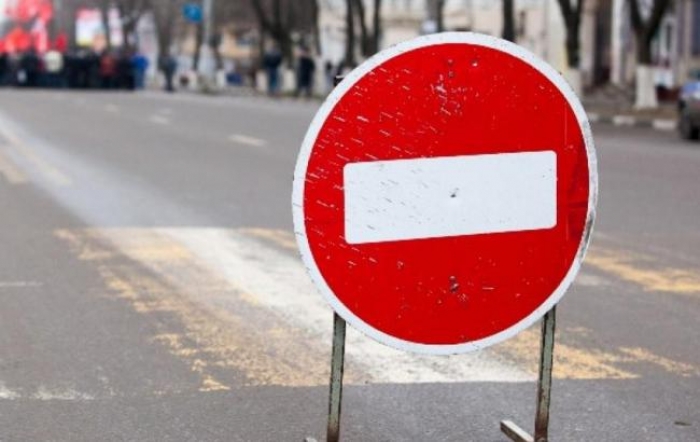 До уваги водіїв в Ужгороді: обмеження руху на вулиці Українській