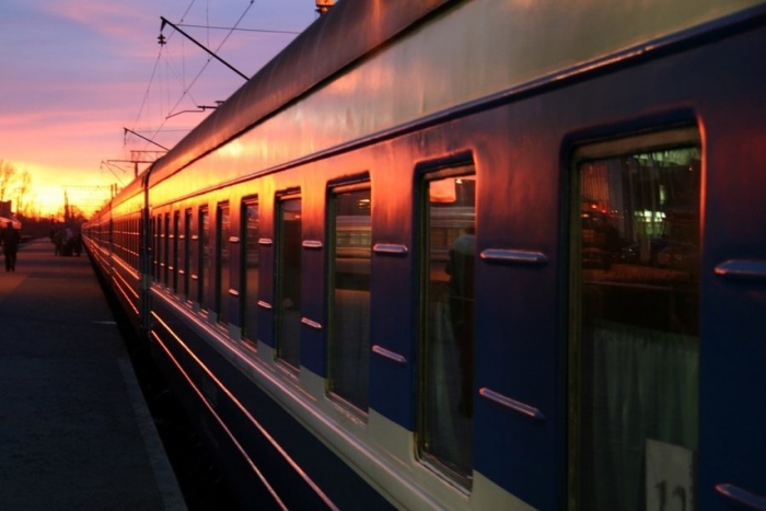 Закарпатці зможуть їздити потягами до Києва ще за старими цінами!