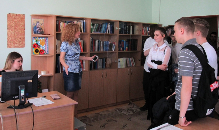 Школярі Ужгорода завітали на оглядини факультету міжнародних економічних відносин УжНУ