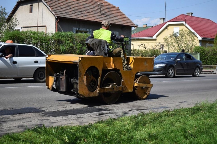 В Ужгороді здійснили поточний ремонт проїжджої частини вулиці Митної