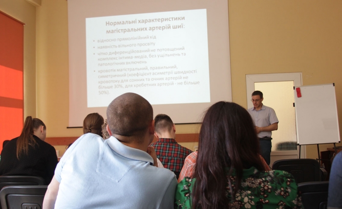 Ужгородські студенти-медики пройшли майстер-клас із УЗД сонних артерій