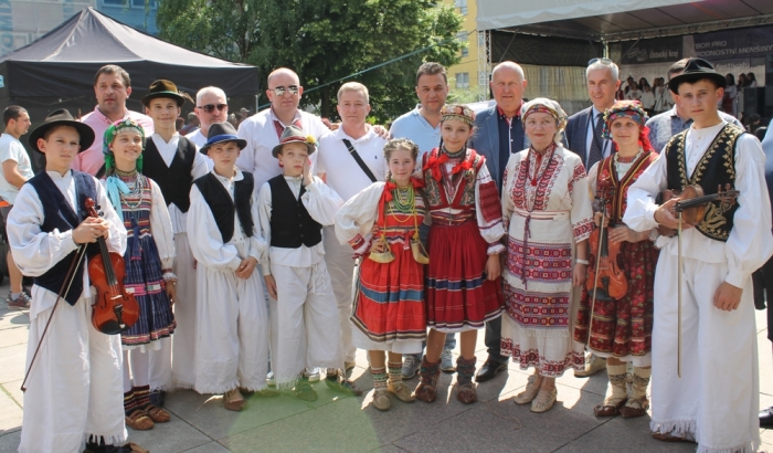 Дитячий фольклорний гурт "Цімборики" з Хуста гідно представив Закарпаття в Чехії