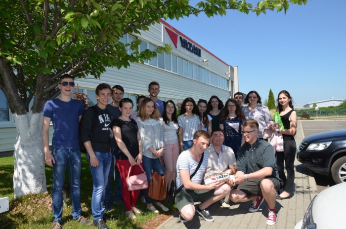 Ужгородські студенти у пошуках майбутньої роботи завітали на завод "Ядзакі"