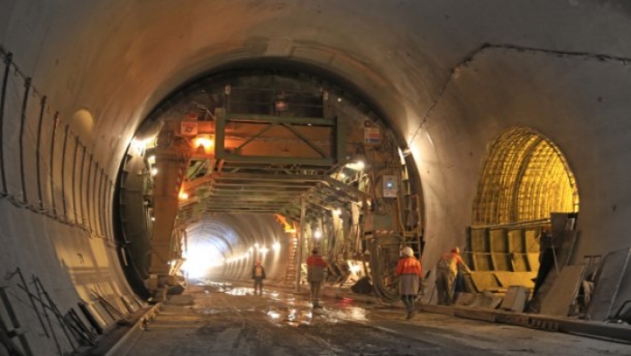 До кінця травня Бескидський тунель буде зданий — Гройсман
