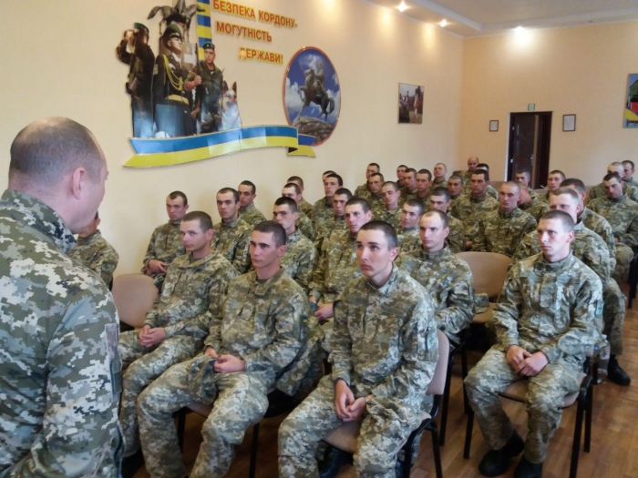 Перша черга строковиків вирушила на охорону держрубежів України