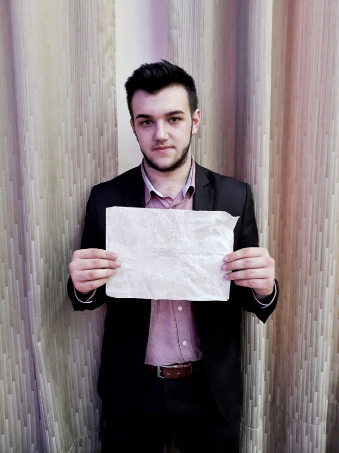 Папір з опалого листя: закарпатець винайшов один з найкращих українських стартапів