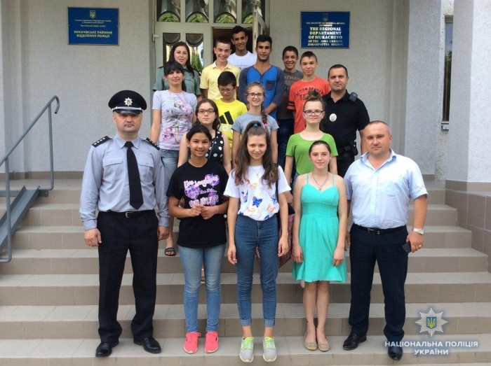 Школярі Чинадіївського дитбудинку з екскурсією відвідали Мукачівське відділення поліції