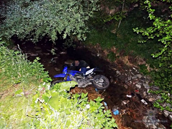 Мешканець Міжгірщини злетів на мотоциклі до річки – смерть на місці аварії