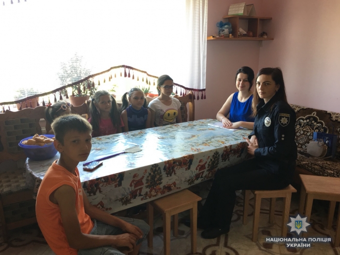 Поліцейські Мукачівщини навідались до будинків сімейного типу