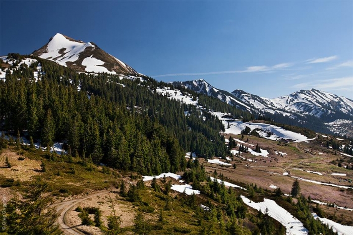 Гуцульські Альпи: з’явились фото з Мармароського хребта, що проходить кордоном України з Румунією