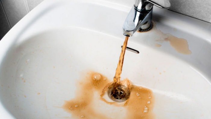 Мешканці Мукачева вже 7 місяців борються за право мати чисту воду з крана