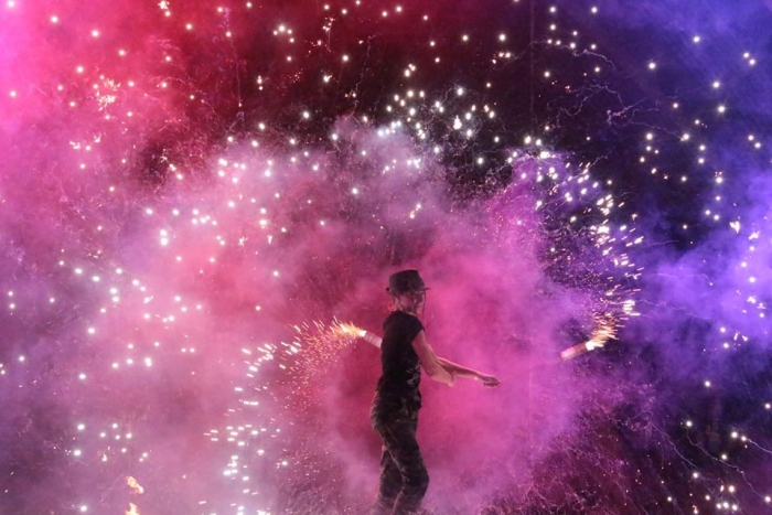 Fire Life Fest в Ужгороді "спалахнув" феєричним фестивалем вогню та шоу