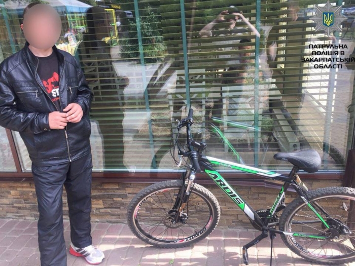 В Ужгороді копи затримали підозрюваного у викраденні велосипеда