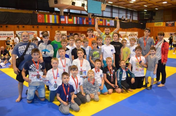 Ужгородські дзюдоїсти привезли 12 медалей з міжнародного турніру, що проходив у Словаччині