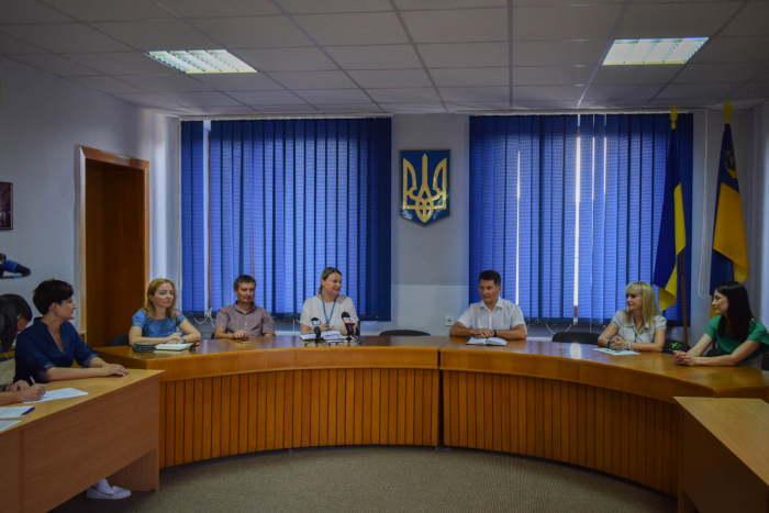 Круглий стіл "Взаємодія влади, бізнесу та громадського сектору для подолання проблеми засилля поліетилену" відбувся в Ужгороді