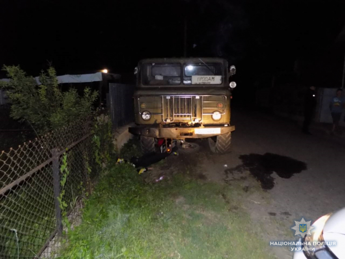 Смертельна ДТП на Хустщині: мотоцикліст врізався в припаркований «ГАЗ 66»
