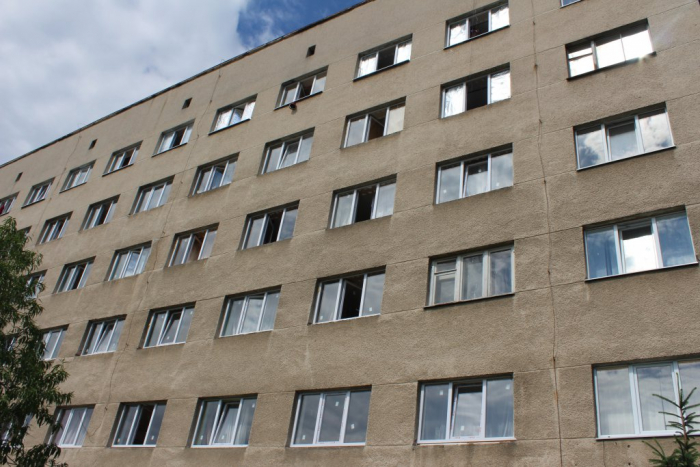 В ужгородському гуртожитку №4 встановили 114 нових вікон
