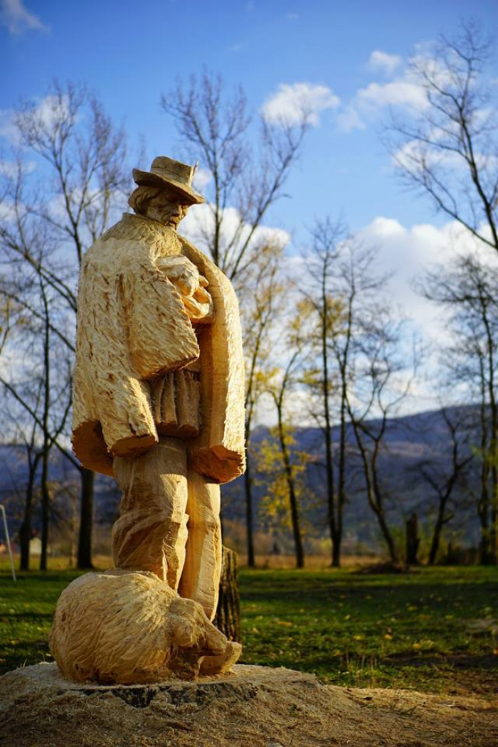 У Великому Бичкові кілька десятків іменитих майстрів-різьбярів створюватимуть скульптури з дерева