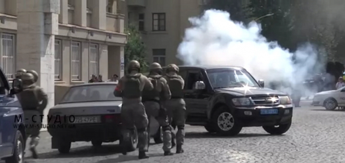 Спецоперацію по затриманню небезпечних злочинців провів КОРД біля Закарпатського "Білого дому"