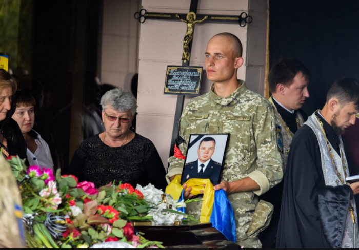 Двох загиблих на Рівненському полігоні поховали сьогодні в Ужгороді