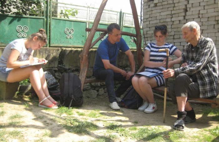 Ужгородські студенти-історики збирають етнографічний матеріал на Виноградівщині